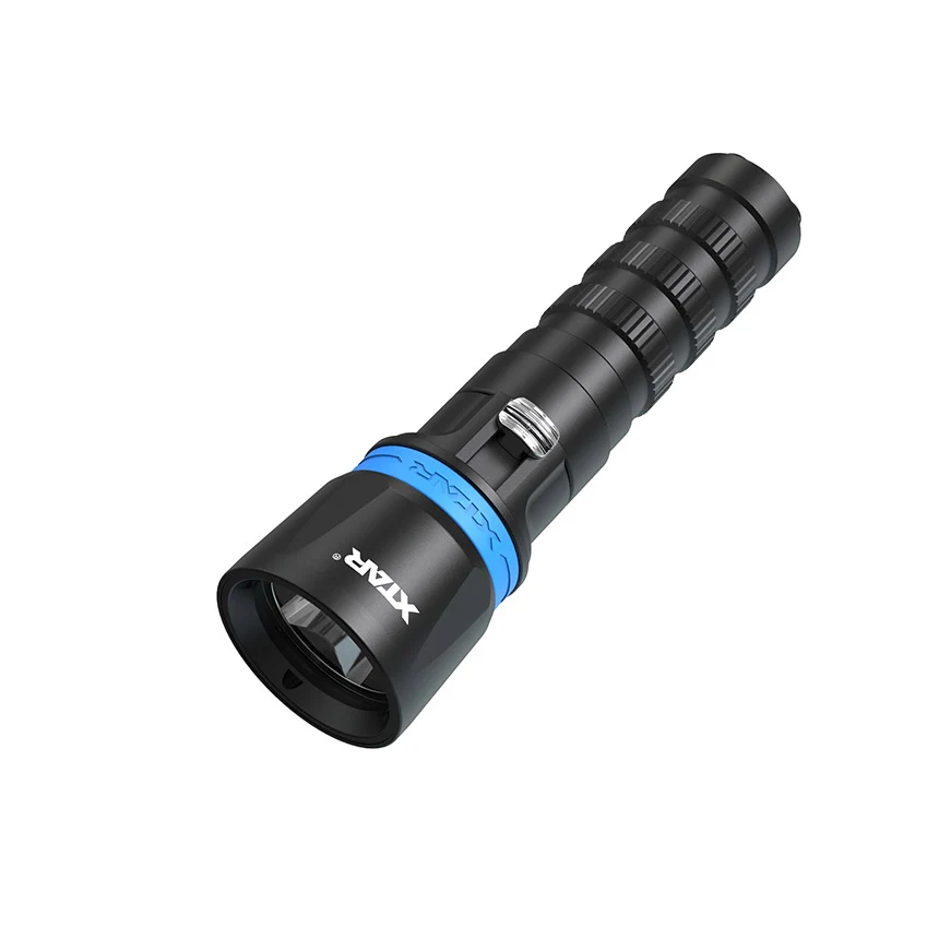 XTAR DS1 1000 φακός κατάδυσης με μπλε δαχτυλίδι και ανάγλυφο σώμα